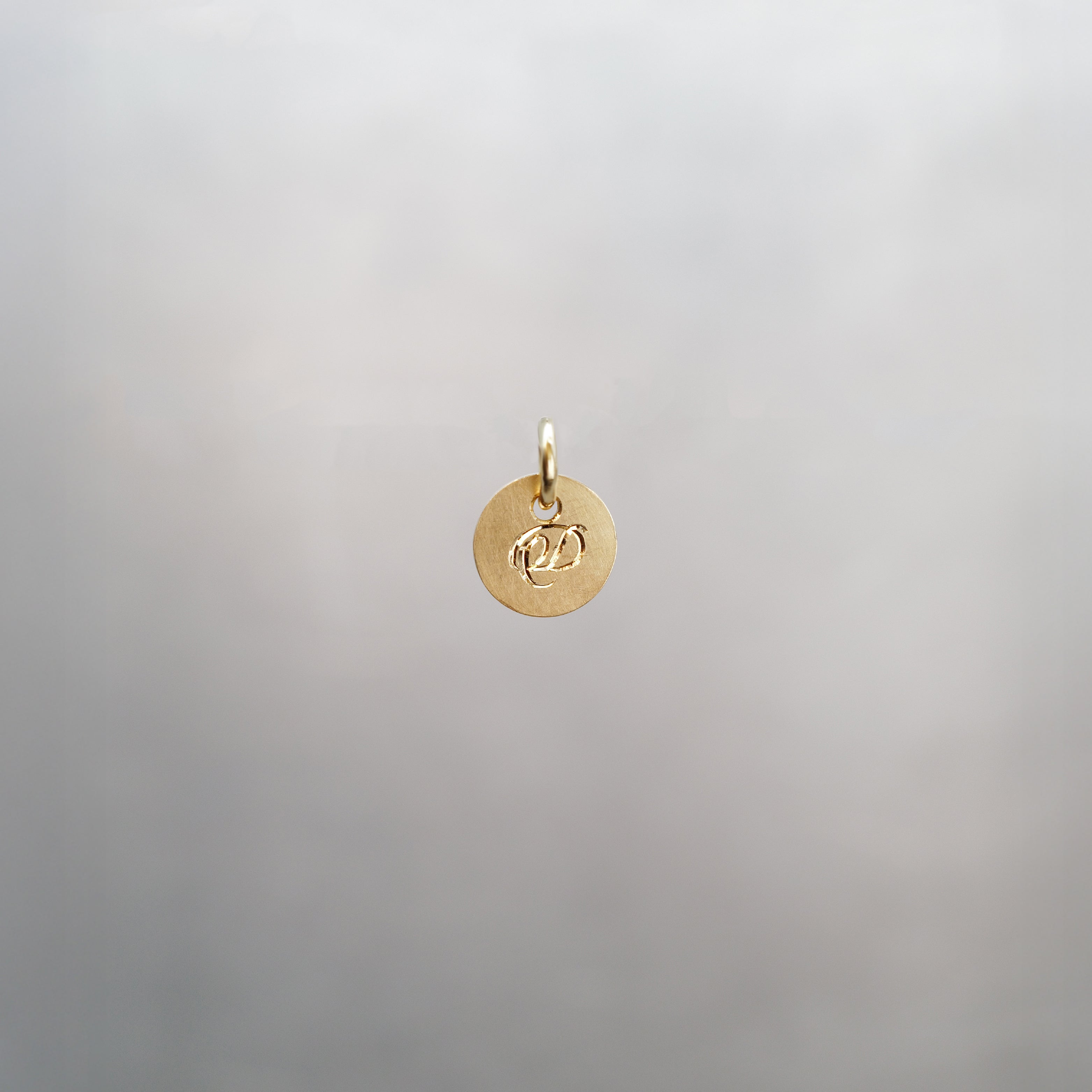 圓形字母光之珮