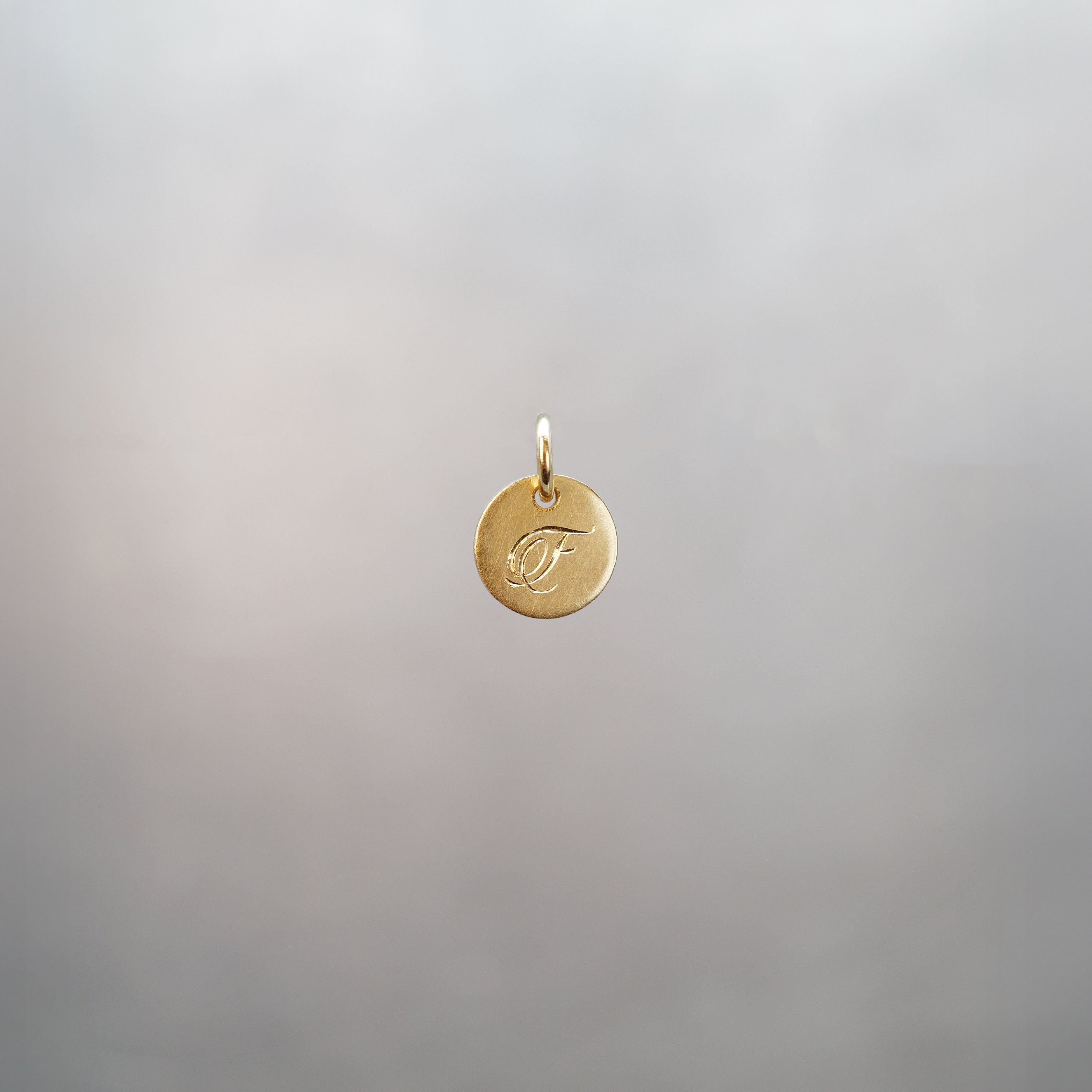 圓形字母光之珮