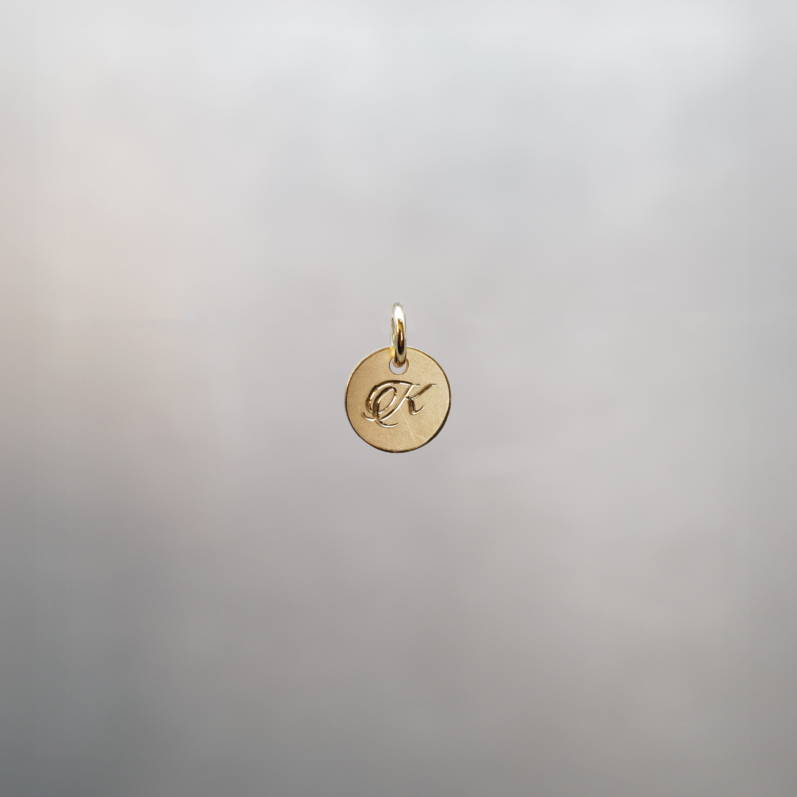 圓形字母光之珮