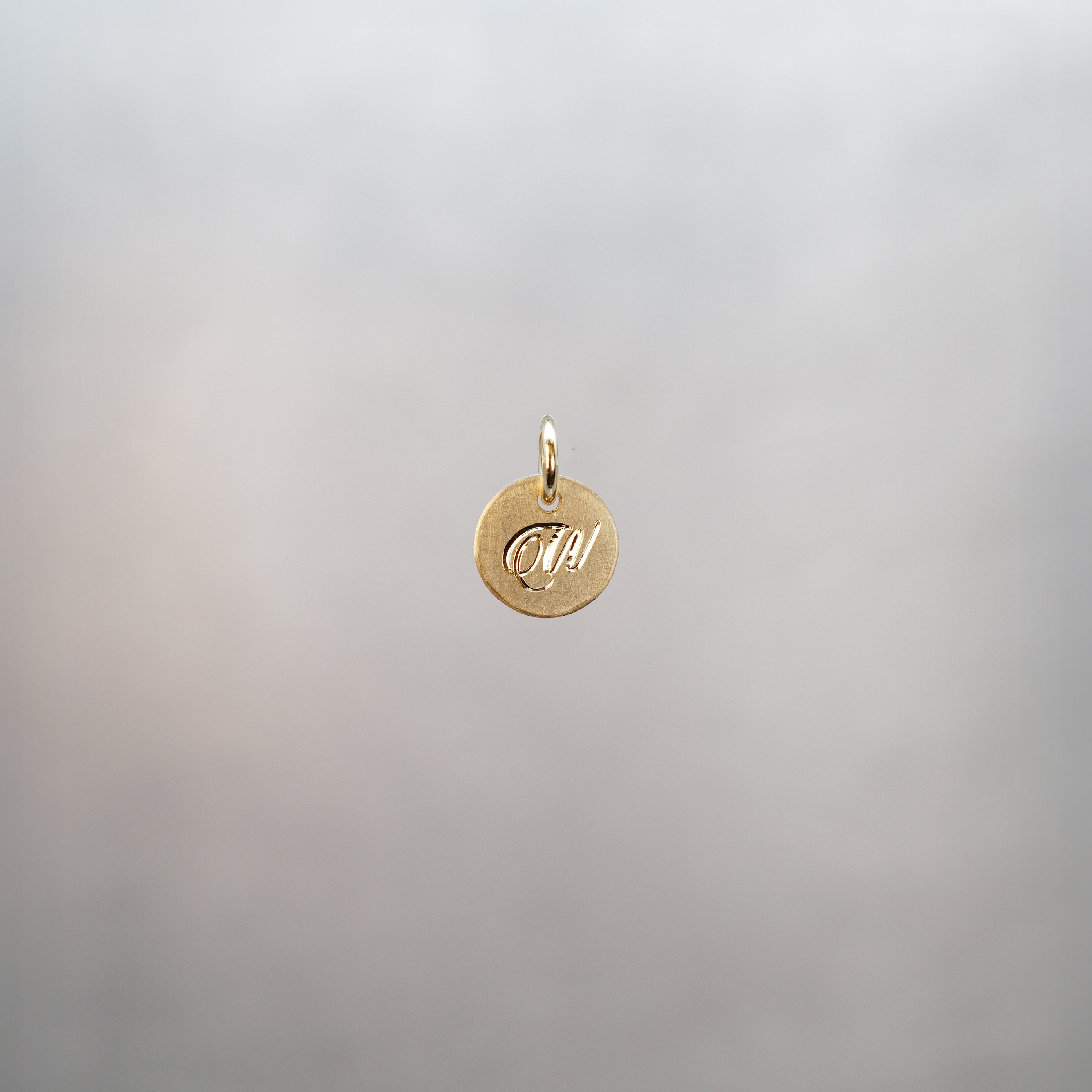 圓形字母光之珮