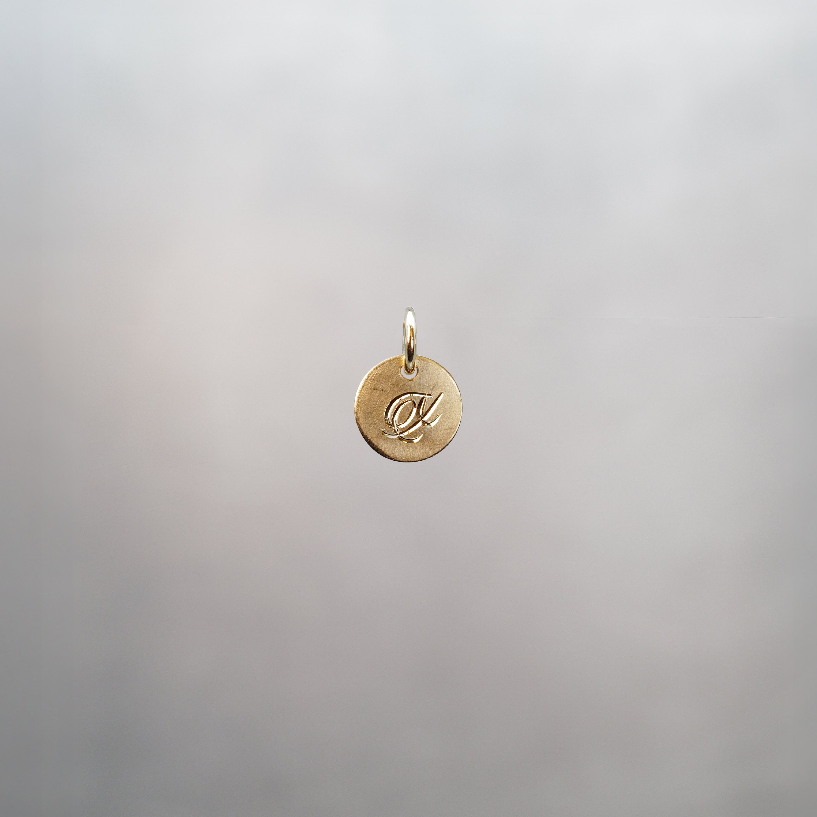 圓形字母光之珮