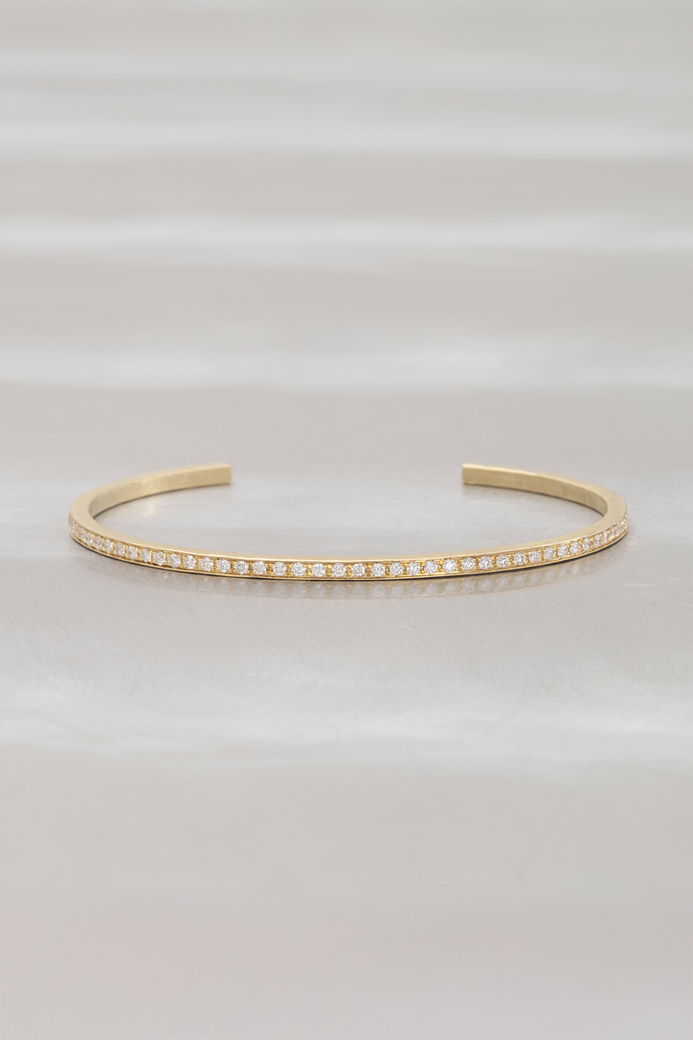 Hand-Drawn Diamond Bangle with Hammermark in 18K Gold