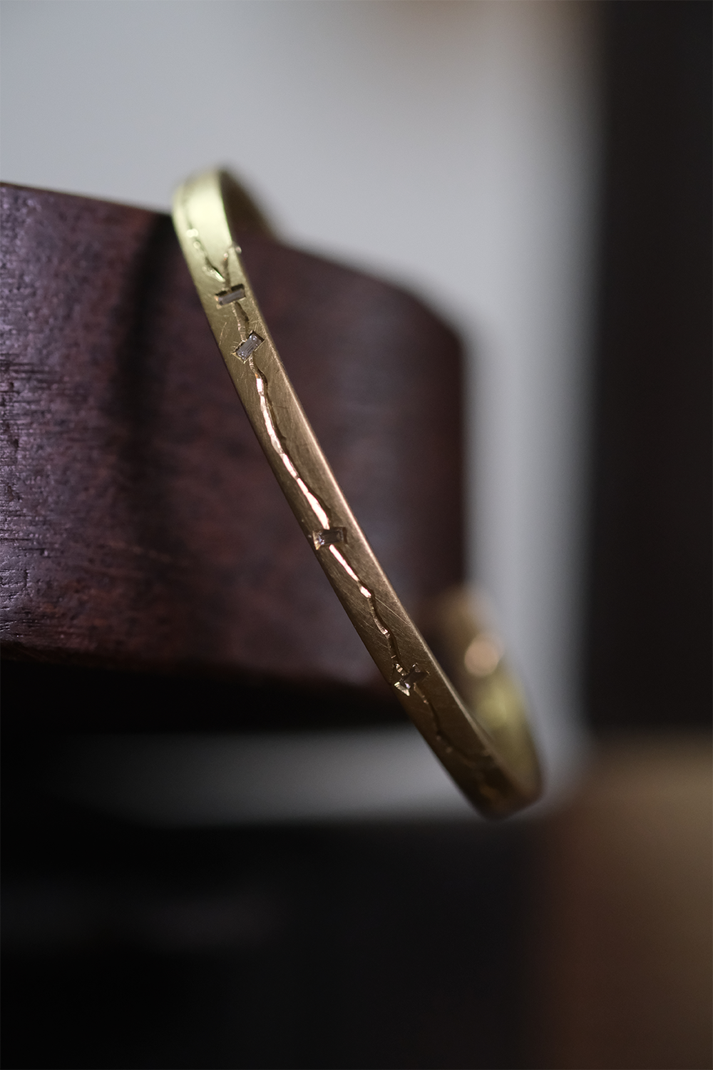 Kintsugi Diamond Bangle in 18K Yellow Gold