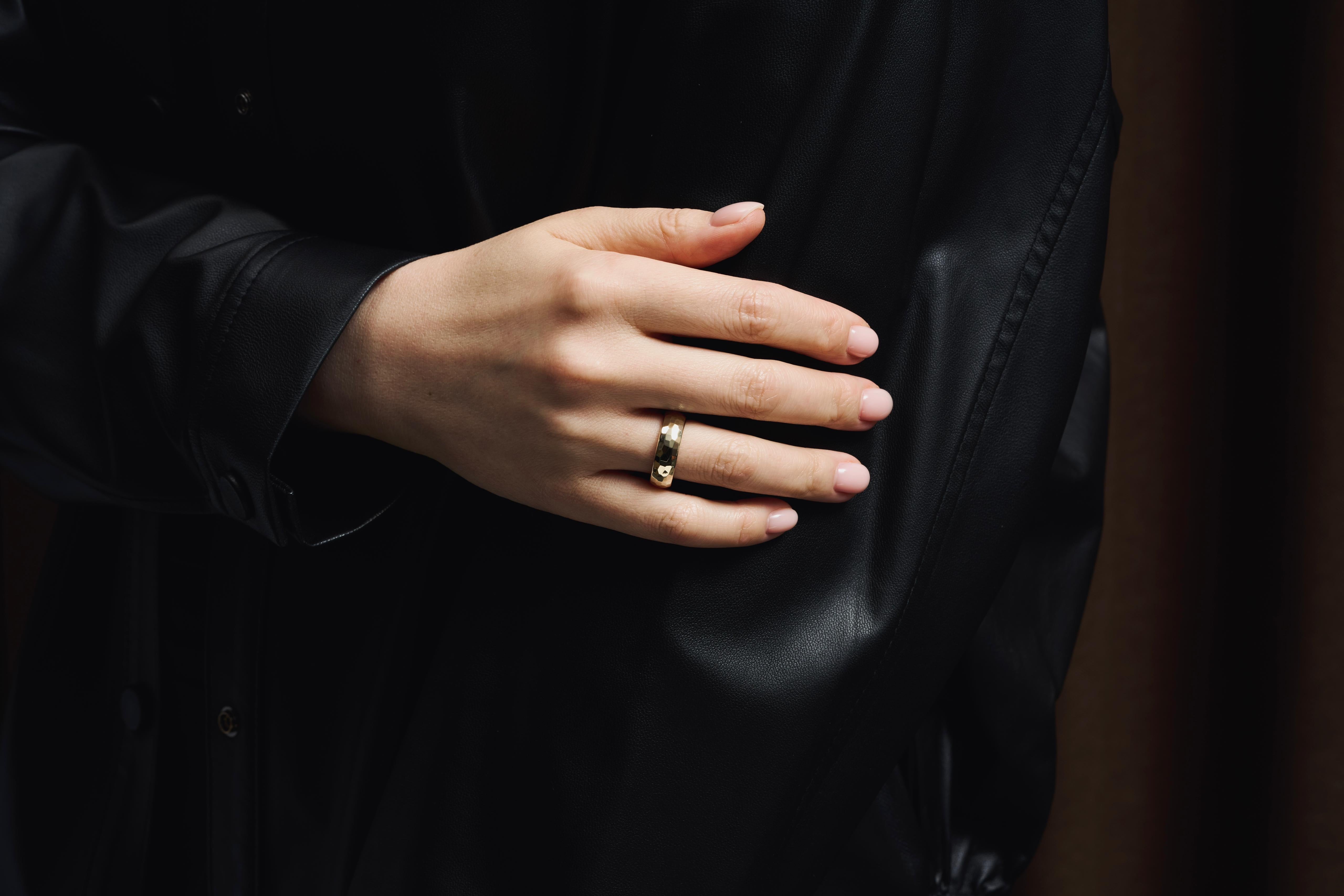 9K Gold Hammer Large Chunky Ring